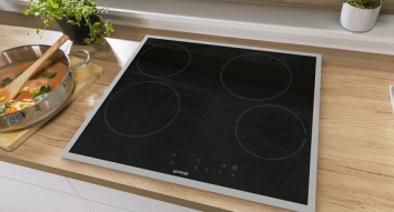 Gorenje ECT641BXE: стекло и сталь
