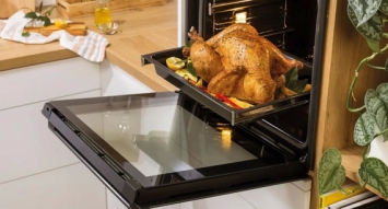 BOS6737E13 FBG: выпечка с паром